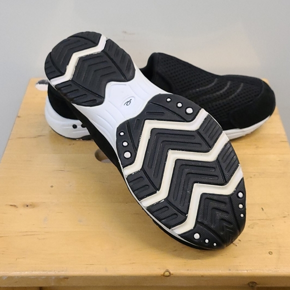 New! Easy Spirit Travel Time Black Slip On US 6.5 - Picture 3 of 6